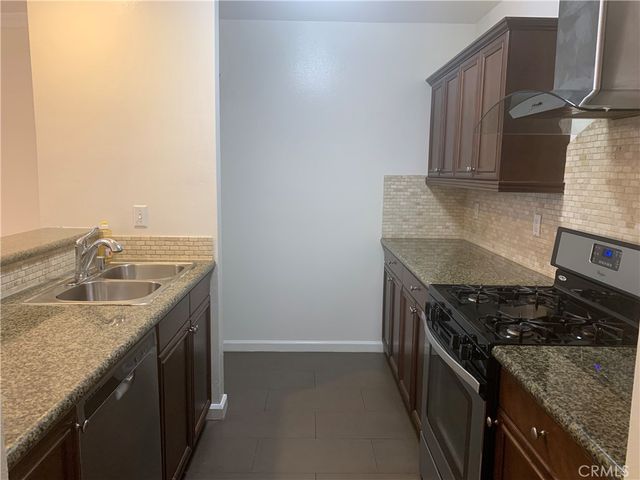 3220 Altura 213, La Crescenta, CA 91214