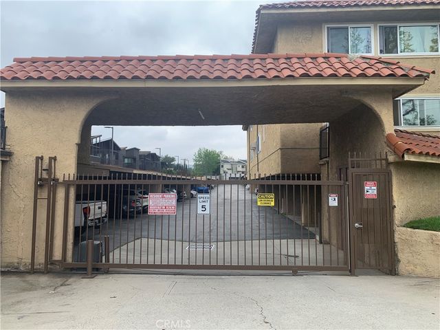 3220 Altura 213, La Crescenta, CA 91214