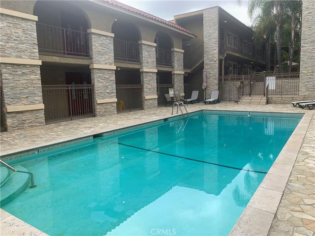 3220 Altura 213, La Crescenta, CA 91214
