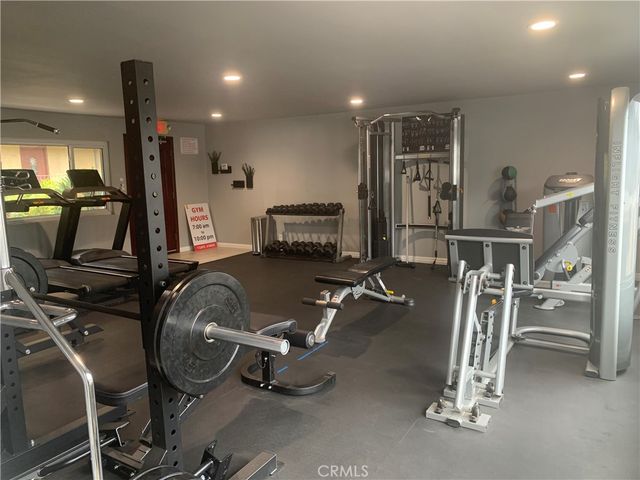 3220 Altura 213, La Crescenta, CA 91214
