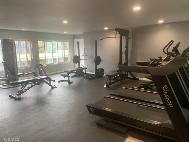 3220 Altura 213, La Crescenta, CA 91214