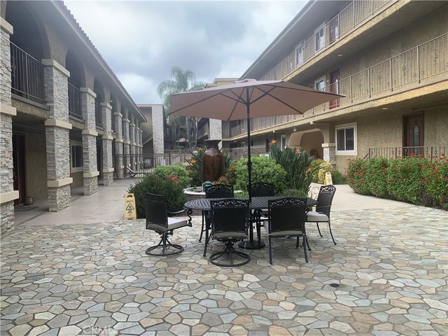 3220 Altura 213, La Crescenta, CA 91214