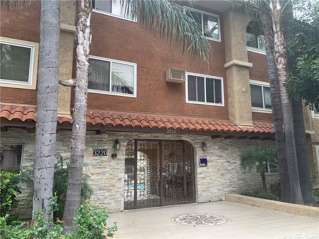 3220 Altura 213, La Crescenta, CA 91214