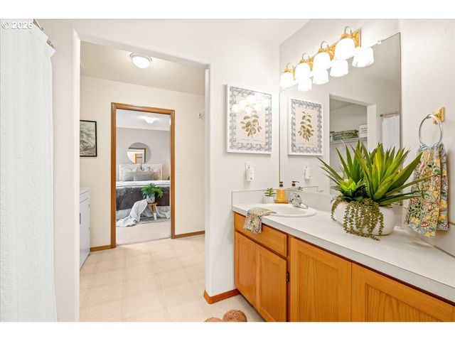 4466 Se LIBBY Ct, Hillsboro, OR 97123