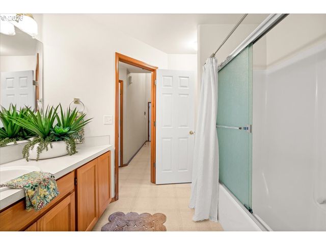 4466 Se LIBBY Ct, Hillsboro, OR 97123