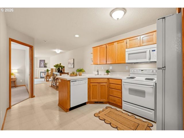 4466 Se LIBBY Ct, Hillsboro, OR 97123