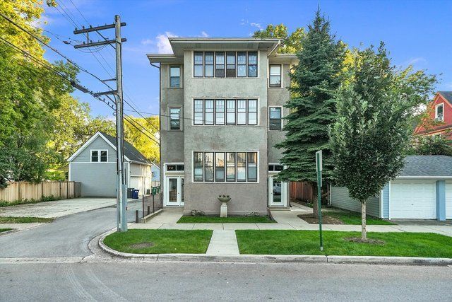 717 Randolph Street, Oak Park, IL 60302