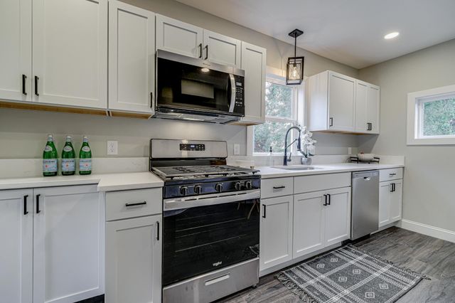 4111 Thomas Avenue N, Minneapolis, MN 55412