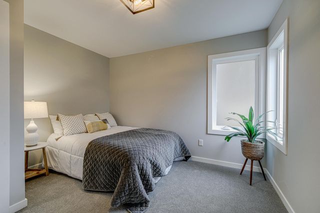 4111 Thomas Avenue N, Minneapolis, MN 55412