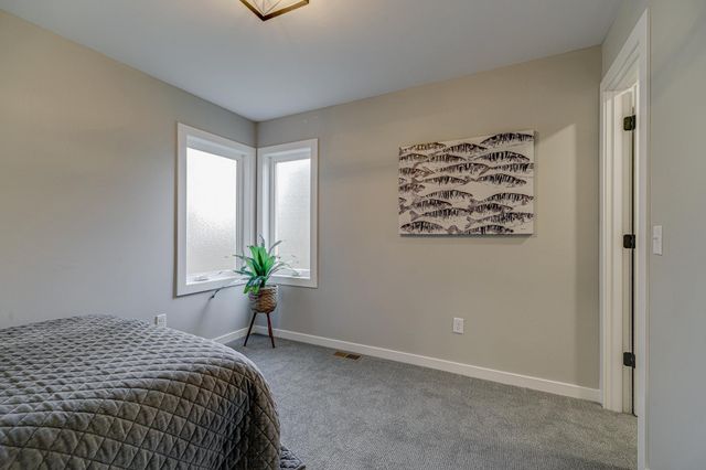 4111 Thomas Avenue N, Minneapolis, MN 55412