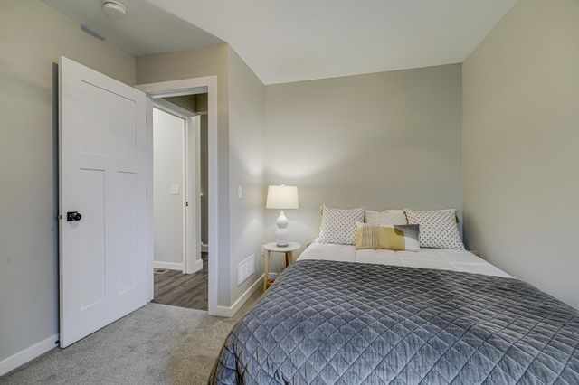 4111 Thomas Avenue N, Minneapolis, MN 55412