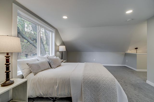 4111 Thomas Avenue N, Minneapolis, MN 55412