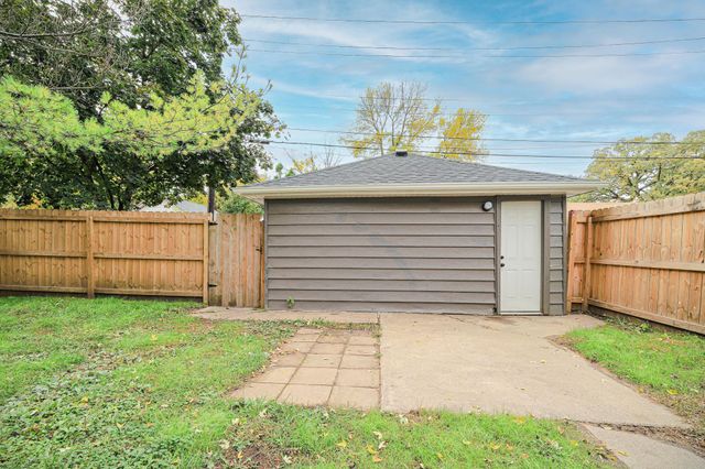 4111 Thomas Avenue N, Minneapolis, MN 55412