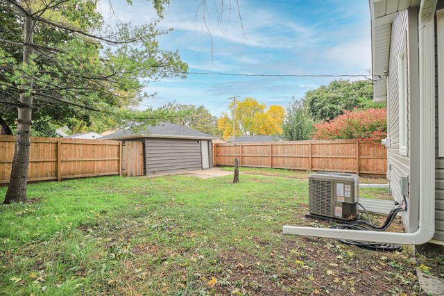 4111 Thomas Avenue N, Minneapolis, MN 55412