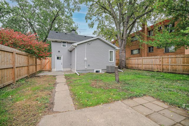 4111 Thomas Avenue N, Minneapolis, MN 55412