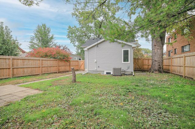 4111 Thomas Avenue N, Minneapolis, MN 55412