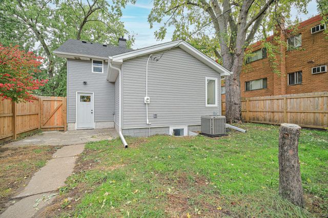 4111 Thomas Avenue N, Minneapolis, MN 55412