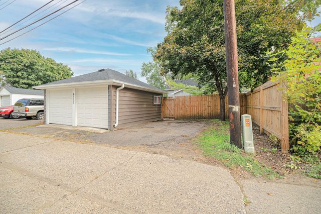 4111 Thomas Avenue N, Minneapolis, MN 55412