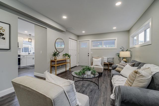 4111 Thomas Avenue N, Minneapolis, MN 55412