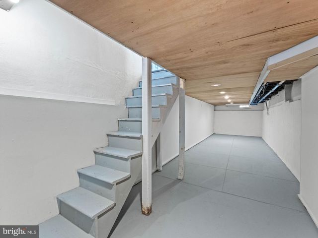 2325 E SERGEANT ST, Philadelphia, PA 19125