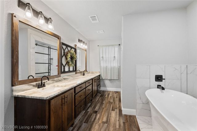 6020 Tower Circle, Van Buren, AR 72956