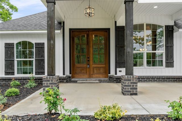 6020 Tower Circle, Van Buren, AR 72956