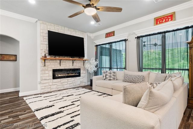 6020 Tower Circle, Van Buren, AR 72956