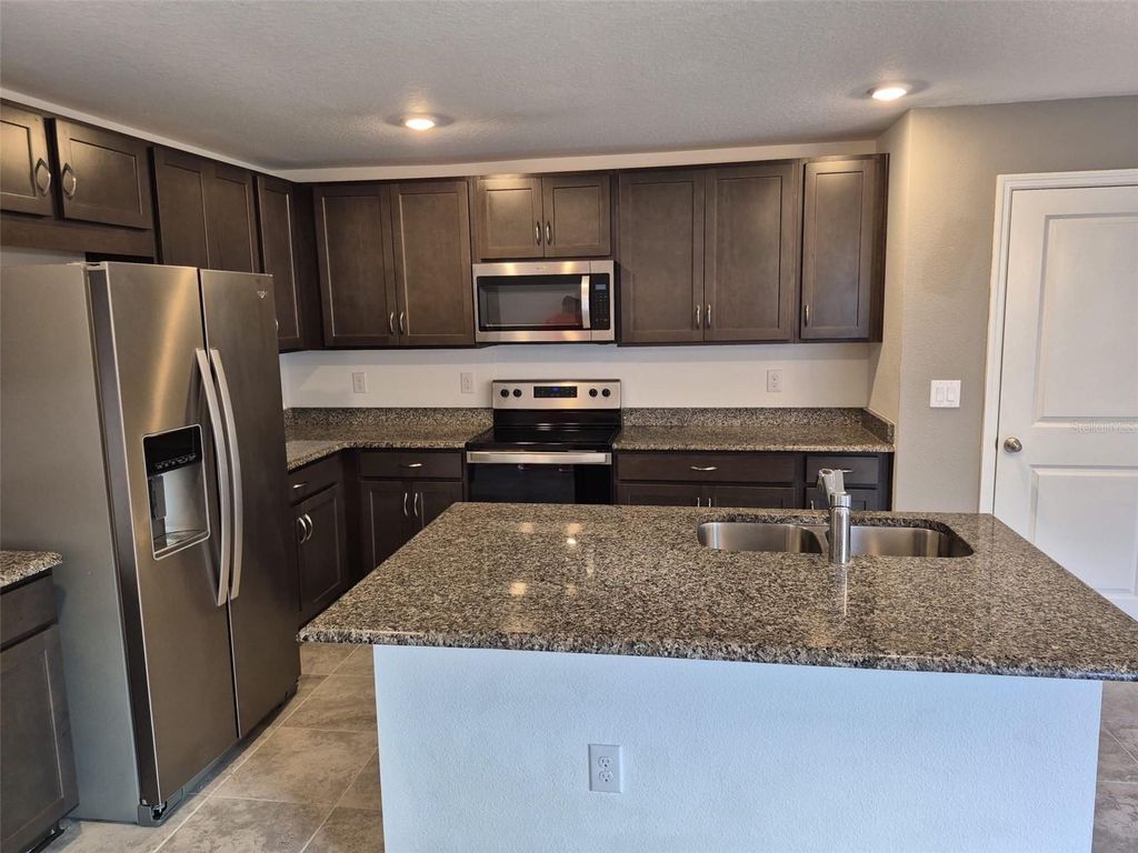 Image 3 of property listing at 4811 RIGGING STREET, Haines City, FL 33844