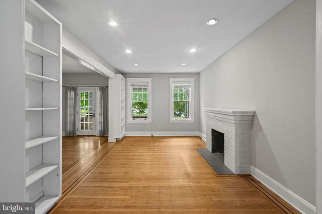 2920 WYMAN PKWY, Baltimore, MD 21211