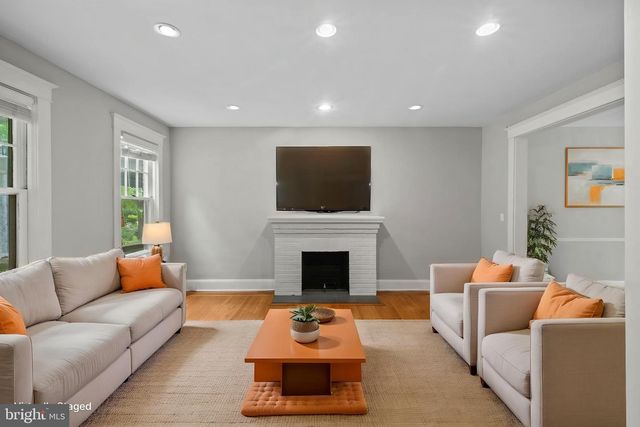 2920 WYMAN PKWY, Baltimore, MD 21211