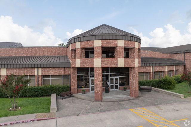 4106 N New Meadows Drive, Sugar Land, TX 77479