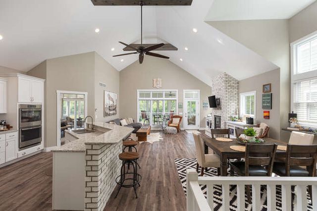 17 Windward Way, Ottawa, IL 61350