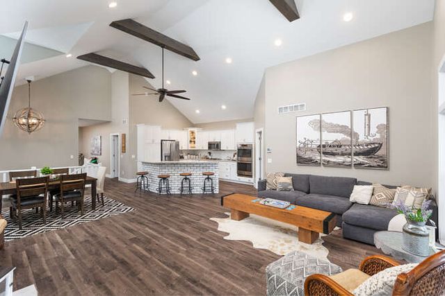 17 Windward Way, Ottawa, IL 61350