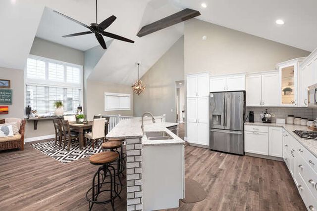 17 Windward Way, Ottawa, IL 61350