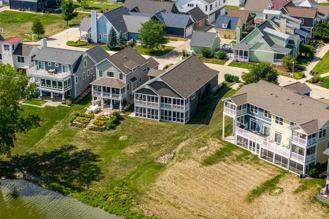 17 Windward Way, Ottawa, IL 61350