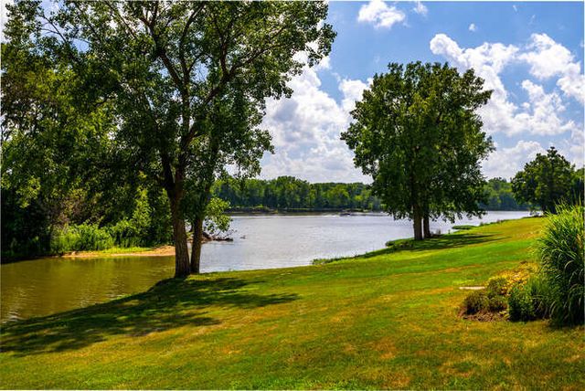 17 Windward Way, Ottawa, IL 61350