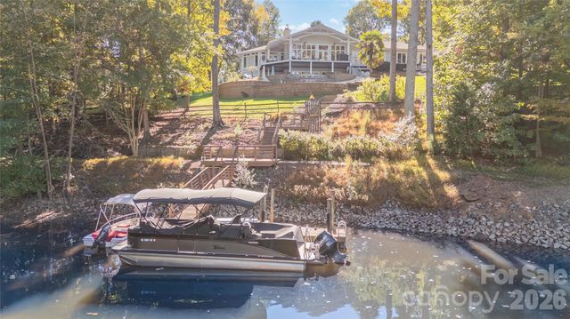 136 Lakeview Shores Loop, Mooresville, NC 28117