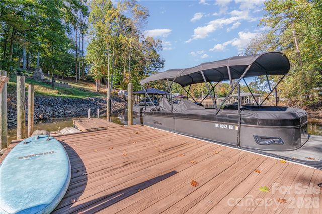 136 Lakeview Shores Loop, Mooresville, NC 28117
