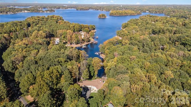 136 Lakeview Shores Loop, Mooresville, NC 28117