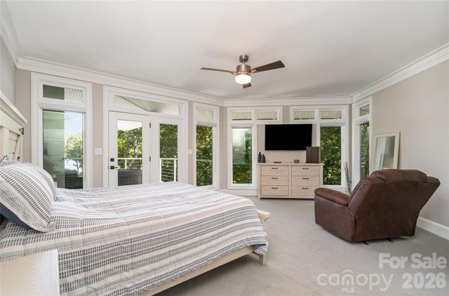 136 Lakeview Shores Loop, Mooresville, NC 28117