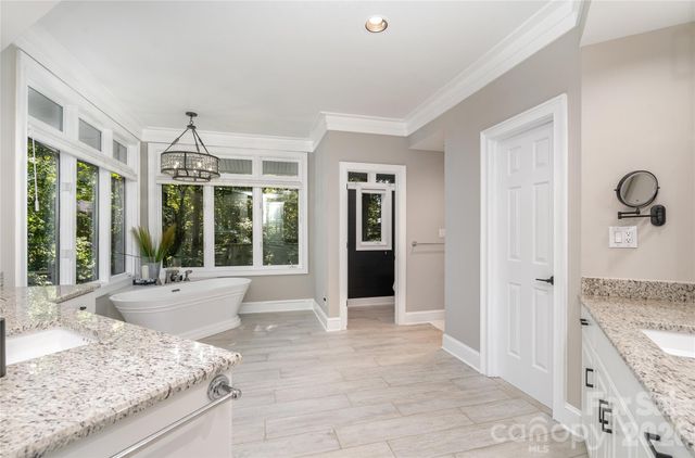 136 Lakeview Shores Loop, Mooresville, NC 28117