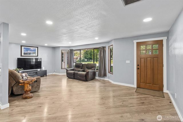 917 Dyer Road, Sultan, WA 98294
