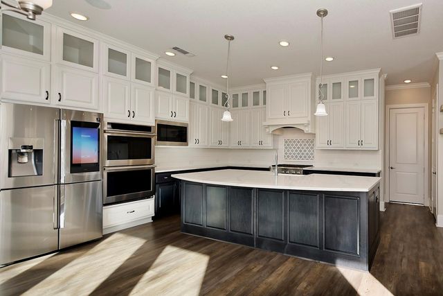 543 Kingston Lane, Shenandoah, TX 77384