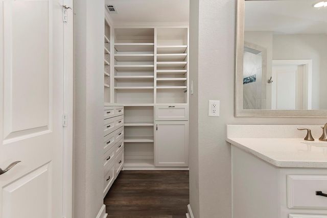 543 Kingston Lane, Shenandoah, TX 77384