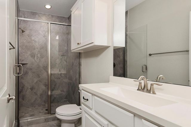 543 Kingston Lane, Shenandoah, TX 77384