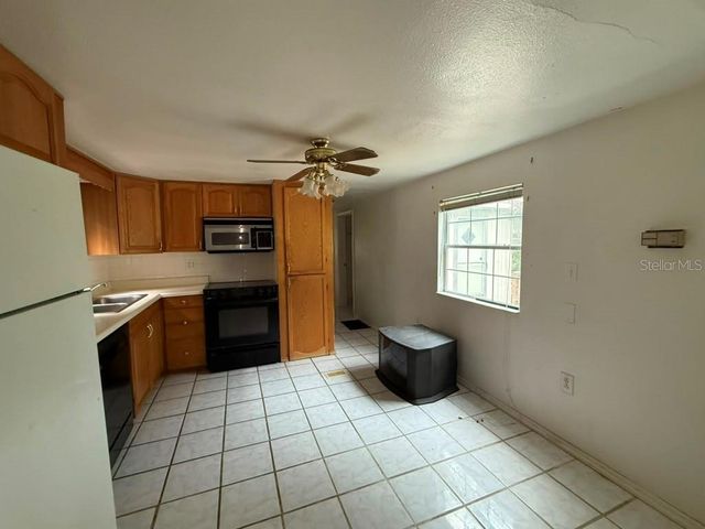 27416 WALNUT AVENUE, Okahumpka, FL 34762
