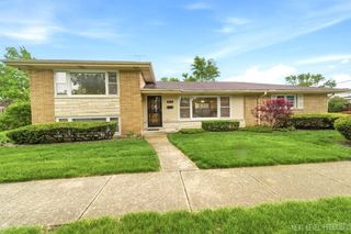512 N Harvard Avenue, Villa Park, IL 60181