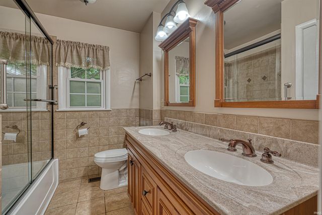 8177 Angel Drive, Newburgh, IN 47630