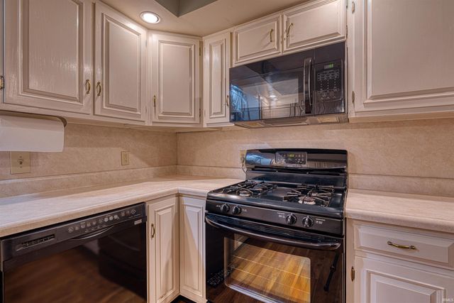 8177 Angel Drive, Newburgh, IN 47630