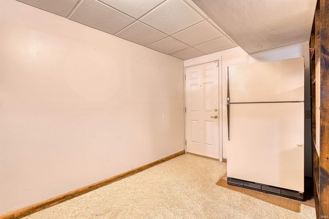 8177 Angel Drive, Newburgh, IN 47630